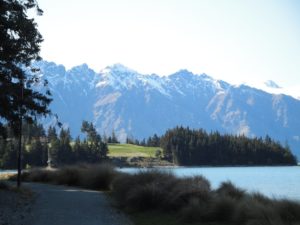 Hiking Trail near Queenstown and the garden