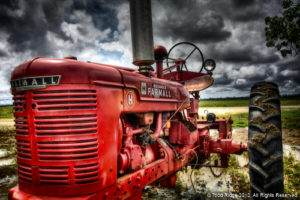 red farm tractor 