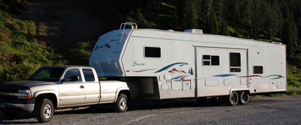 travel truck and trailer fifth wheel 