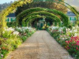 Landscape painting in Monet's Garden