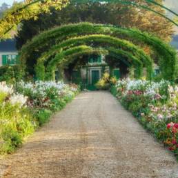 Landscape painting in Monet's Garden